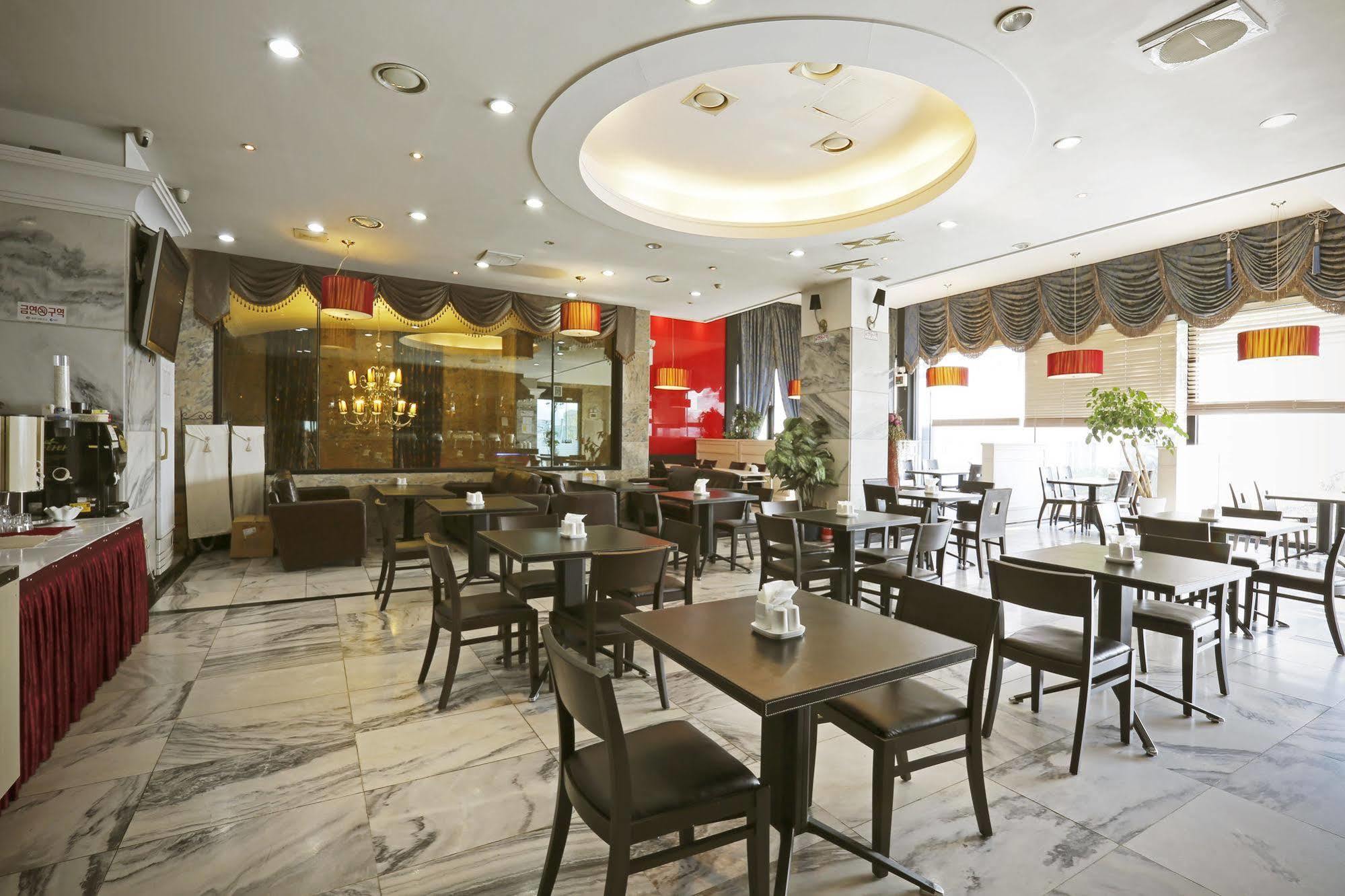 Cheonan Metro Tourist Hotel Экстерьер фото